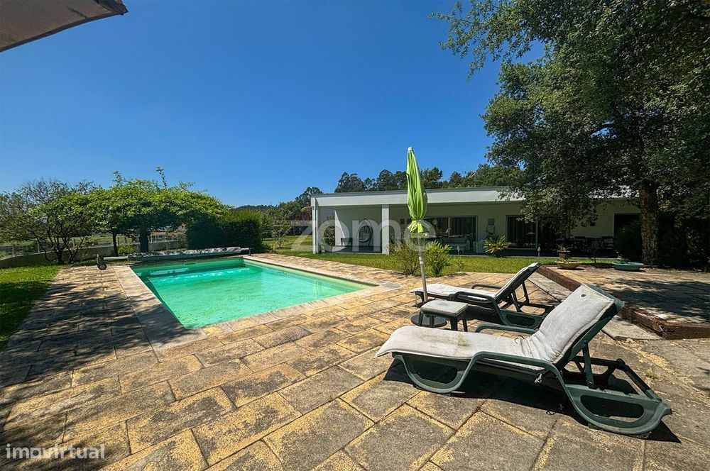 Vivenda T4 480m², terreno 2080m², piscina aquecida, Turiz, Vila Ver...