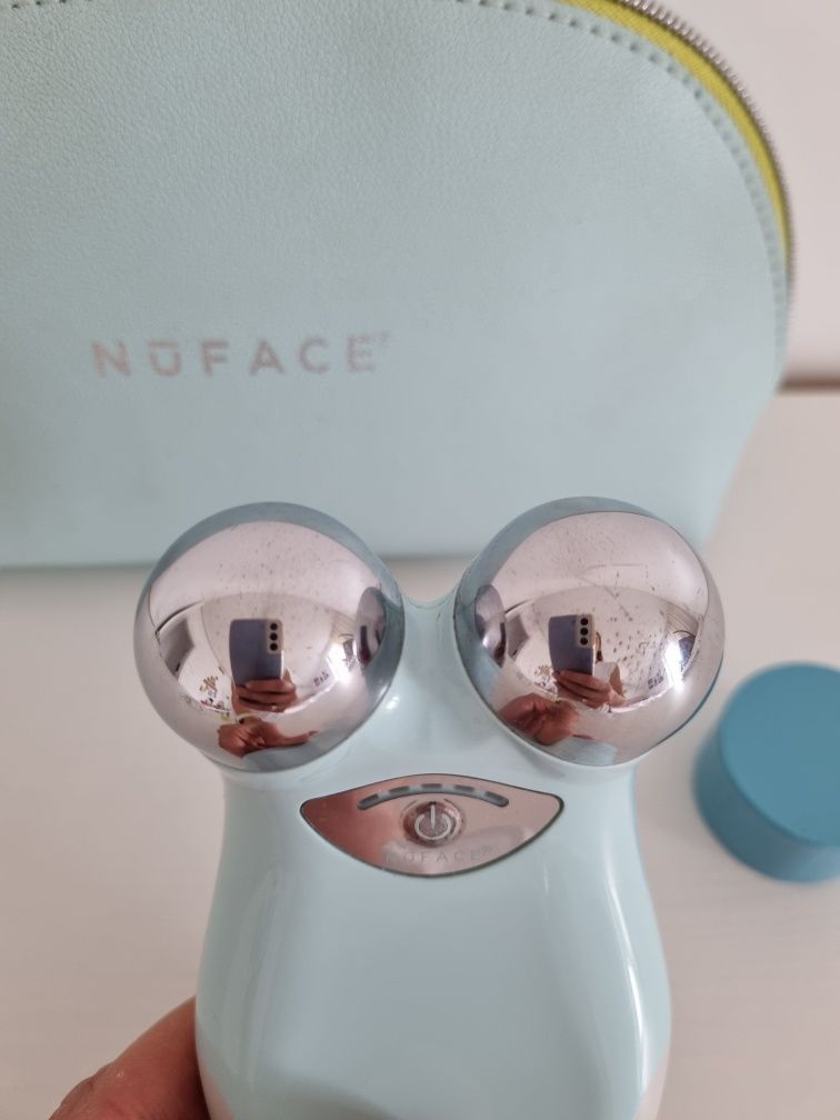 Мікротоковий масажер для обличчя nuface mini