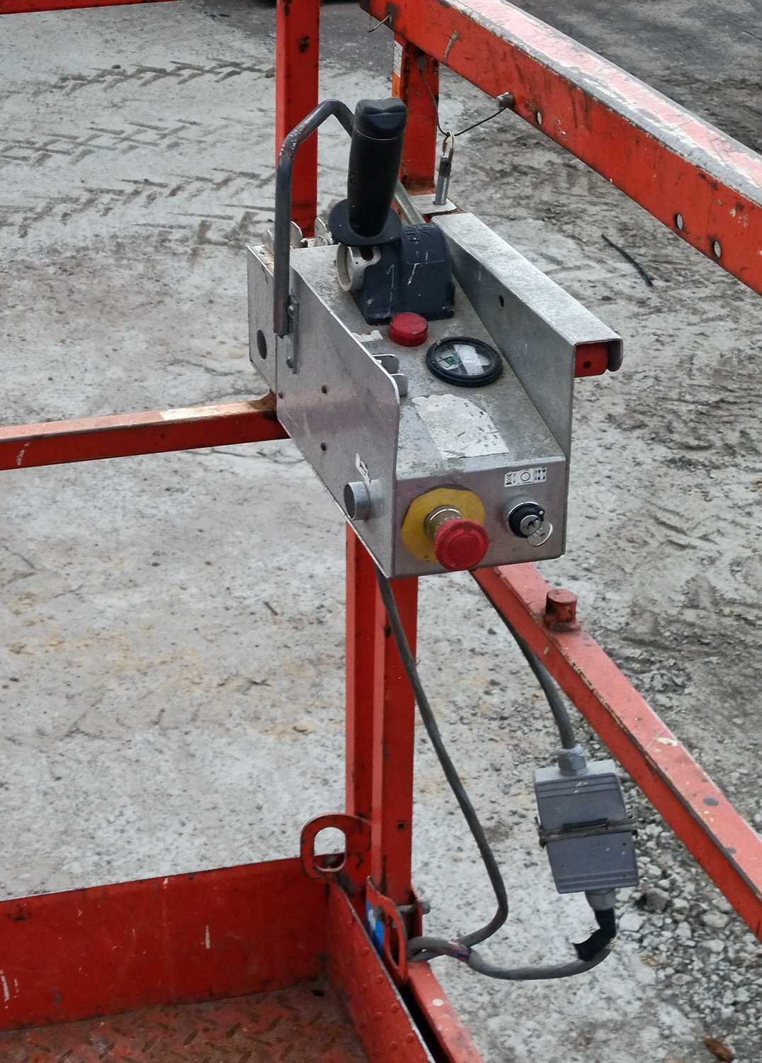 Ножничный подъемник/ Ножицевий підіймач Skyjack SJ6832Е