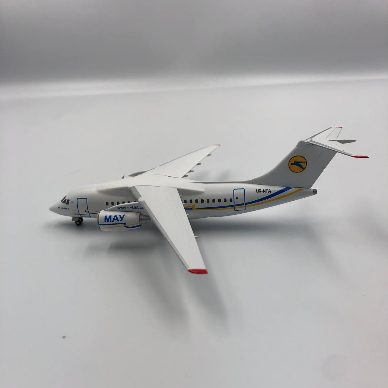 Модель самолета Antonov 148-100B Міжнародні авіалінії України