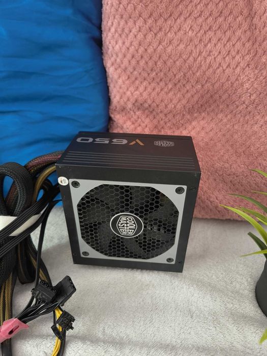 Wydajny zasilacz CoolerMaster 650W, 80 Plus Gold SemiModular