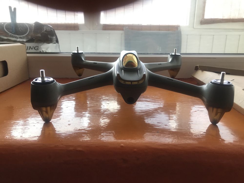 Hubsan 501m x4 air дрон