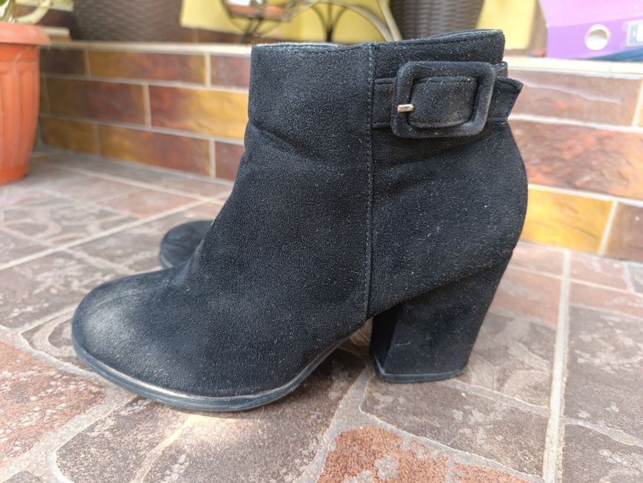 Замшеві ботінки осінні