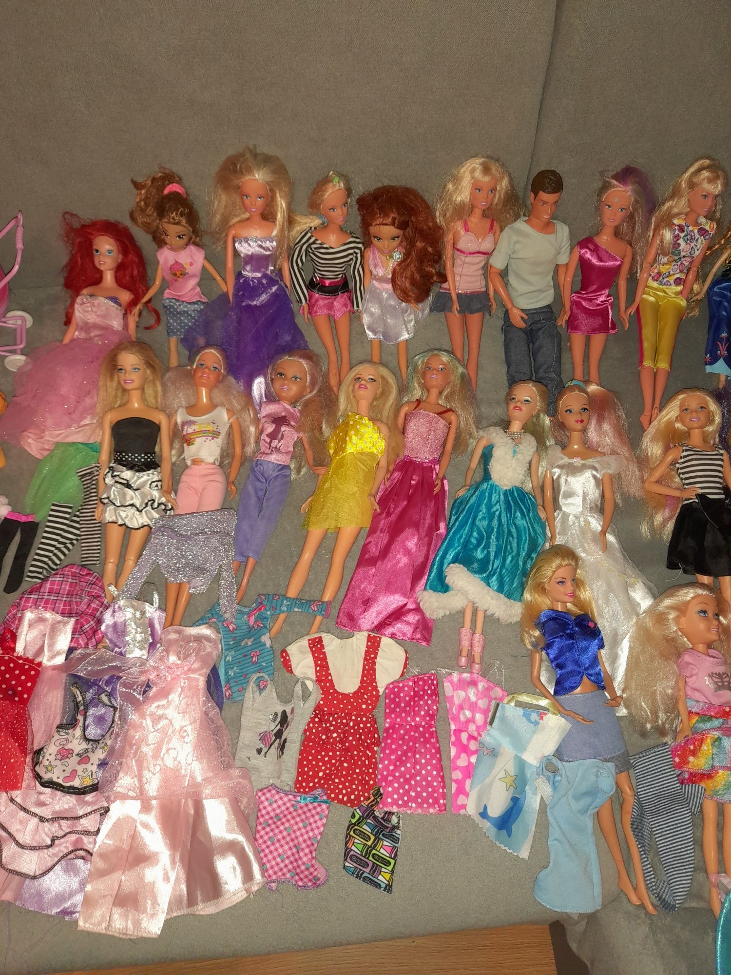 Zestaw lalki Barbie akcesoria mebelki ubranka
