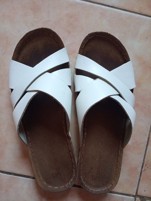 Шльопанці кожані