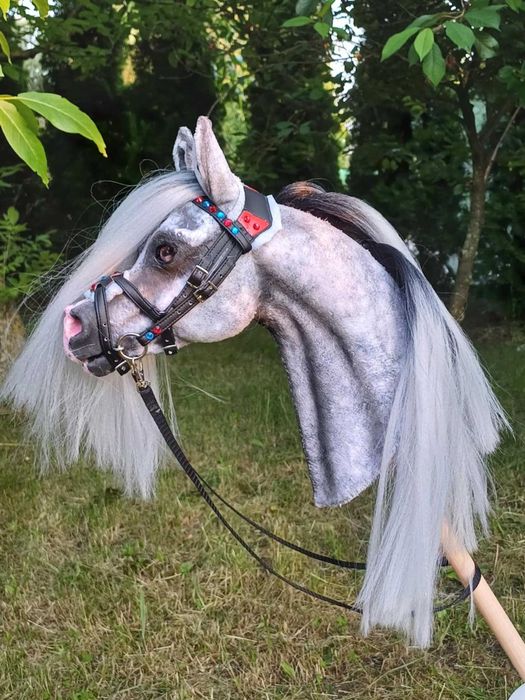 Realistyczny koń arabski Hobby Horse + sprzęt realistyk siwy