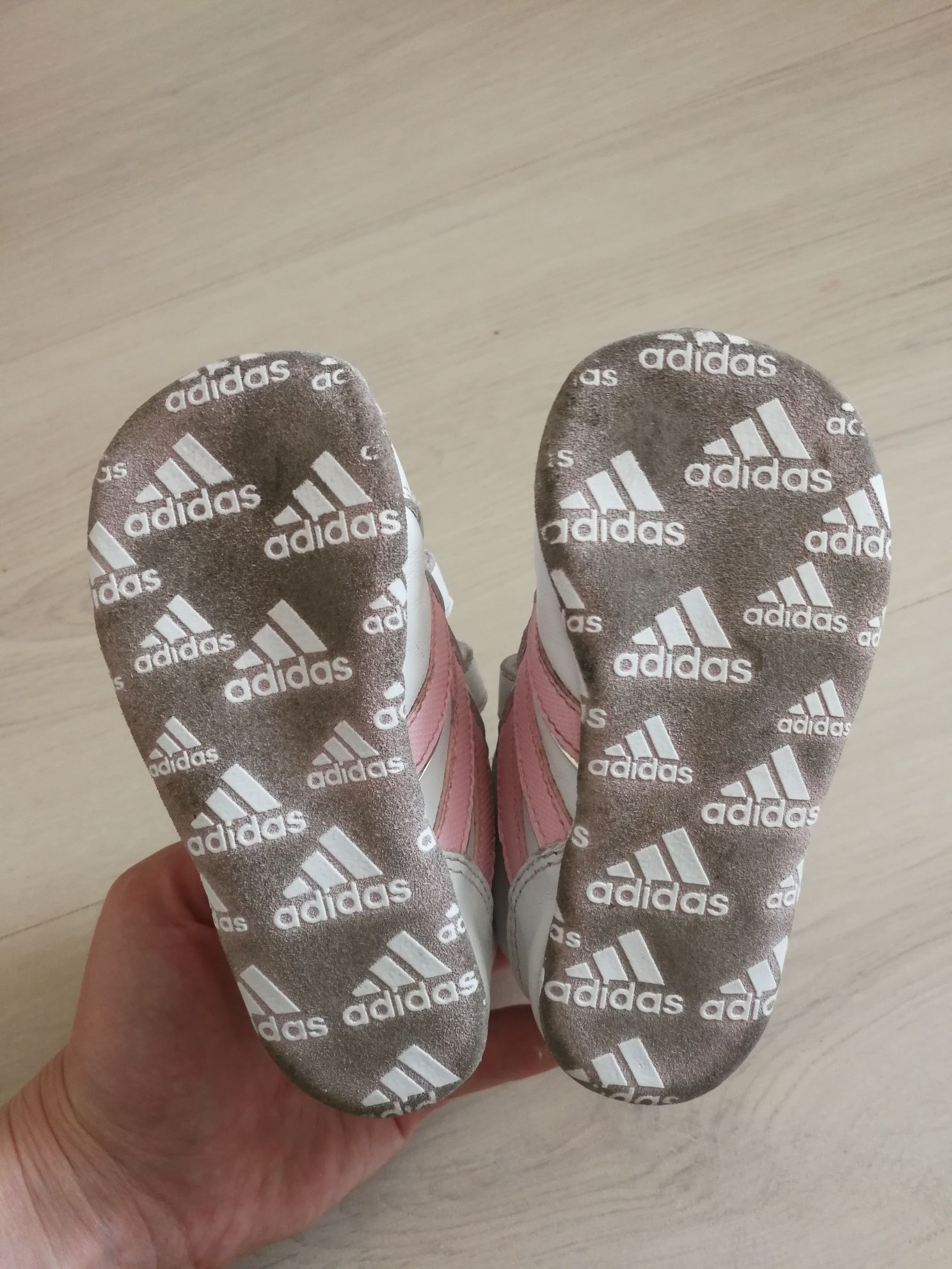 Оригинальные кроссовки детские adidas кожаные 12 см по стельке