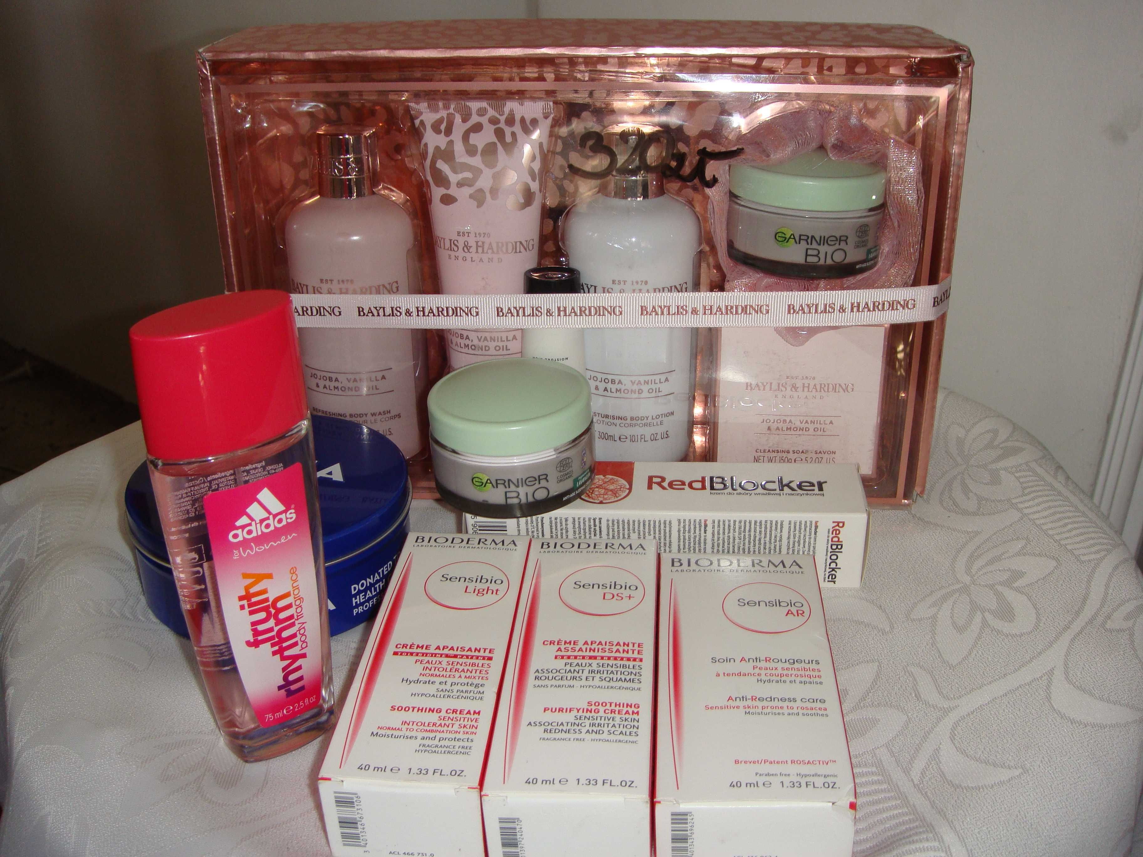 Zestaw  Nowych  Różnych  Kosmetyków dla  Kobiety   Bio / Derma i NIVEA
