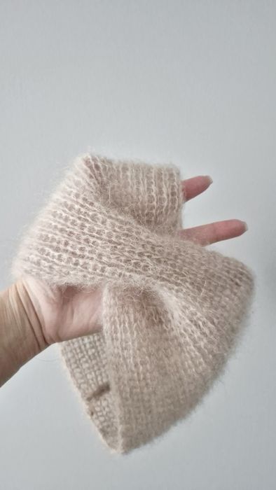 Damski sweterek z moheru i jedwabiu ręcznie robiony (oversize)