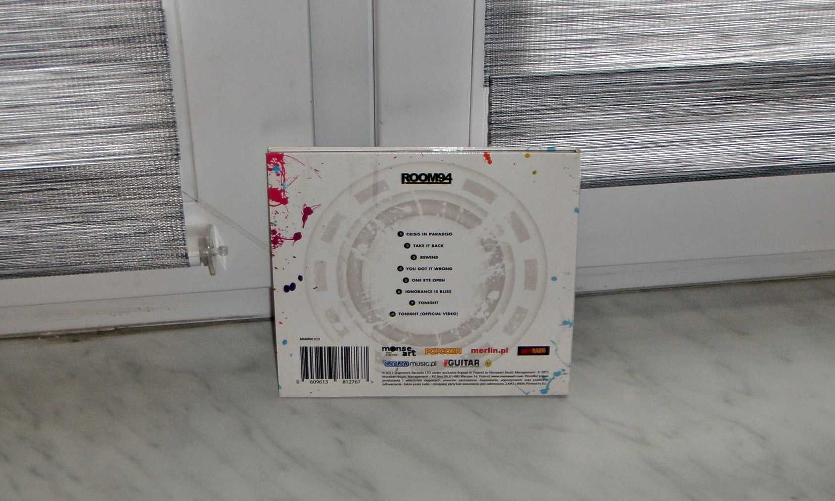 LOUD NOISES    :    Room 94