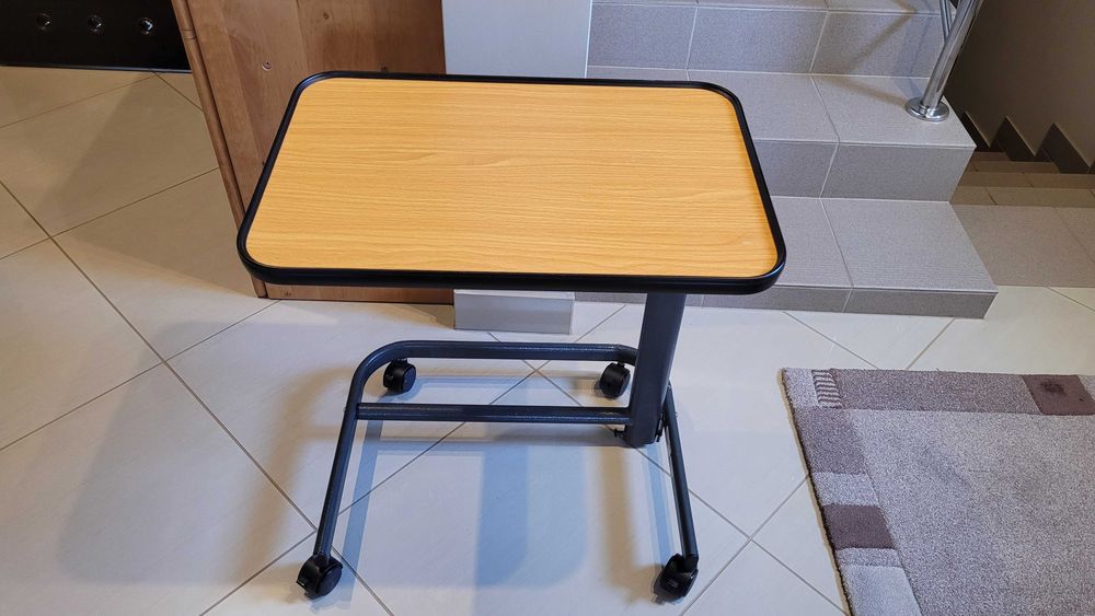 Stolik do karmienia stolik przyłóżkowy stolik medyczny germany