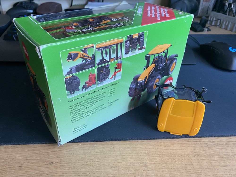 1:32 SIKU 3288 kabina + pudełko do JCB Fastrac 4000