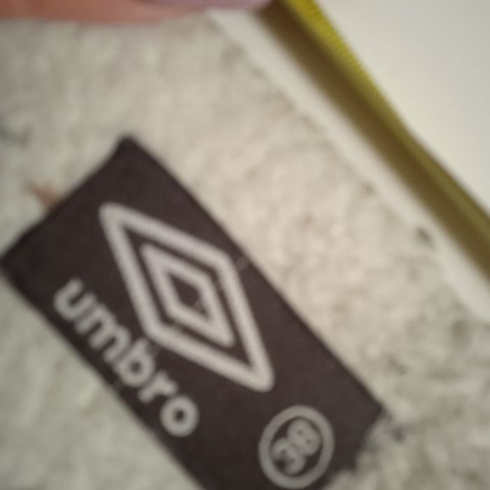 Buty Umbro zimowe r.38 unisex