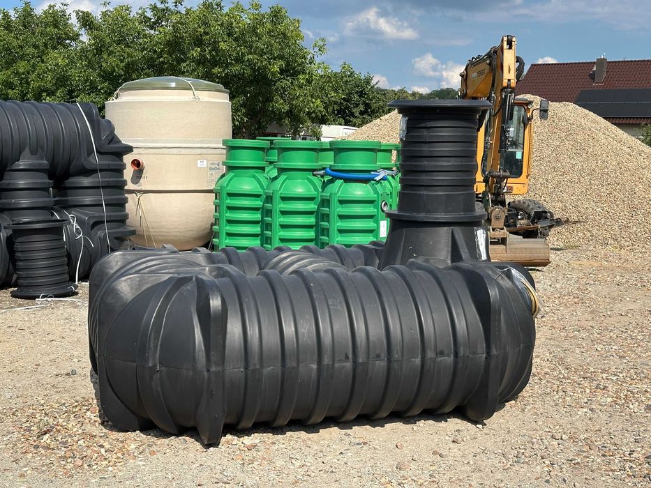 Zbiornik KINGSPAN 5000 L – płaski, trwały, idealny na każdą posesję!