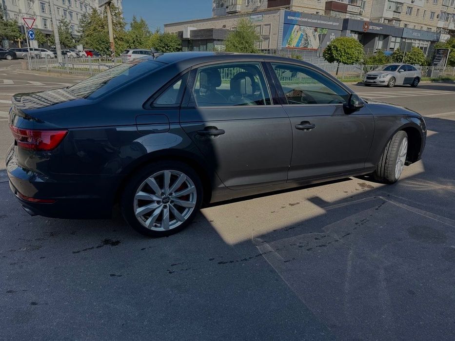 Ауди А4 2016 рік