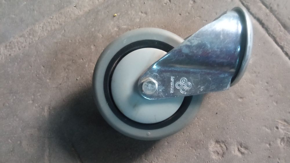 Аппаратное колесо поворотное с отверстием 3205-ST-100-R