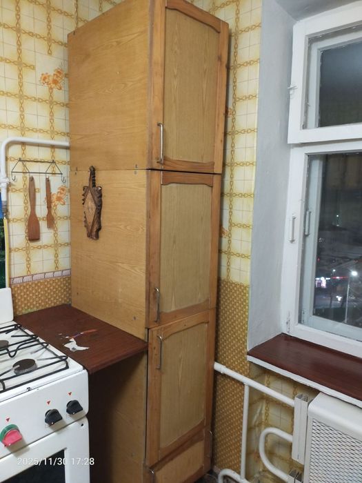 Шафи кухонні терміново