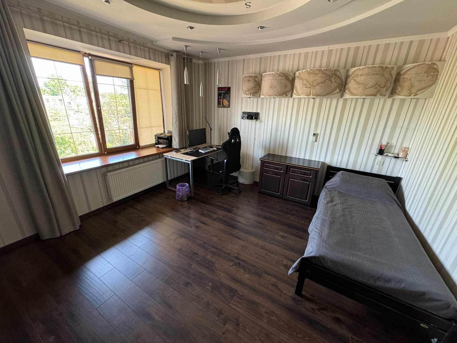 Цегляний будинок, центральна частина Полтави, 400 м², євроремонт