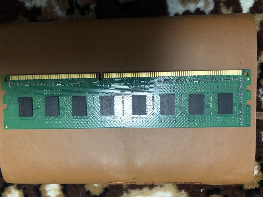 Оператівна память 4bg ddr3 2шт