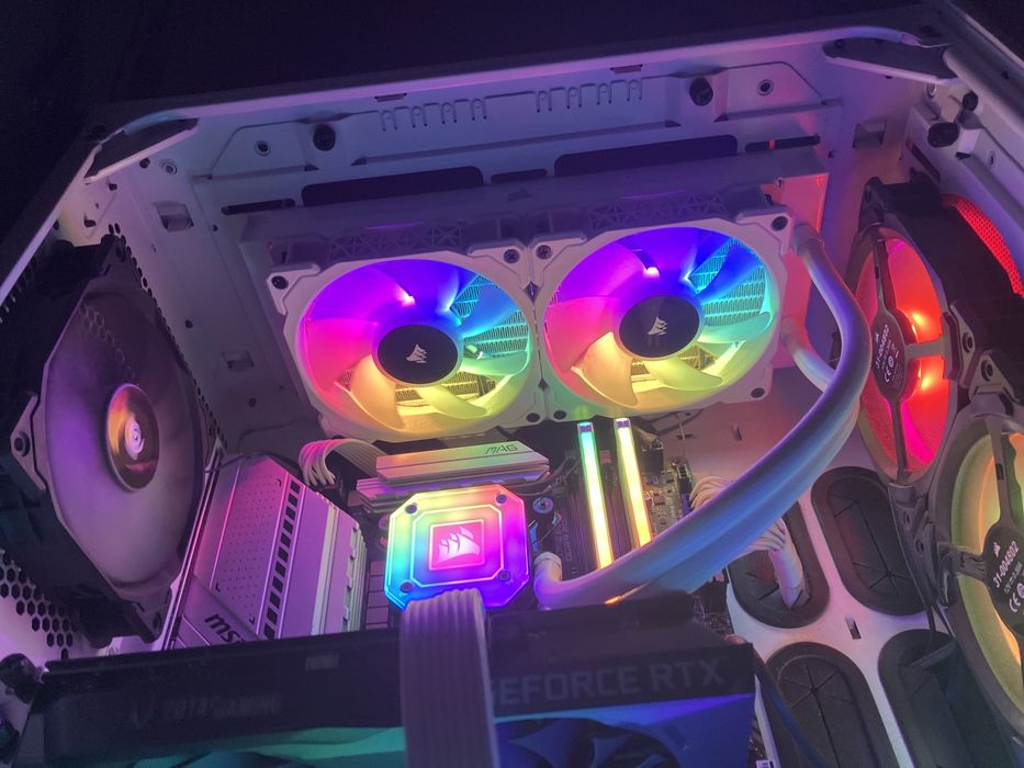 Torre gaming corsair branca