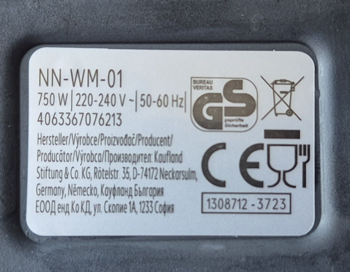 Gofrownica 750W Jak nowa NN-WM-01