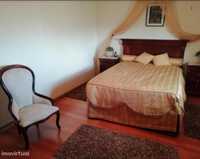 567977 - Quarto com cama de casal em casa com 7 quartos