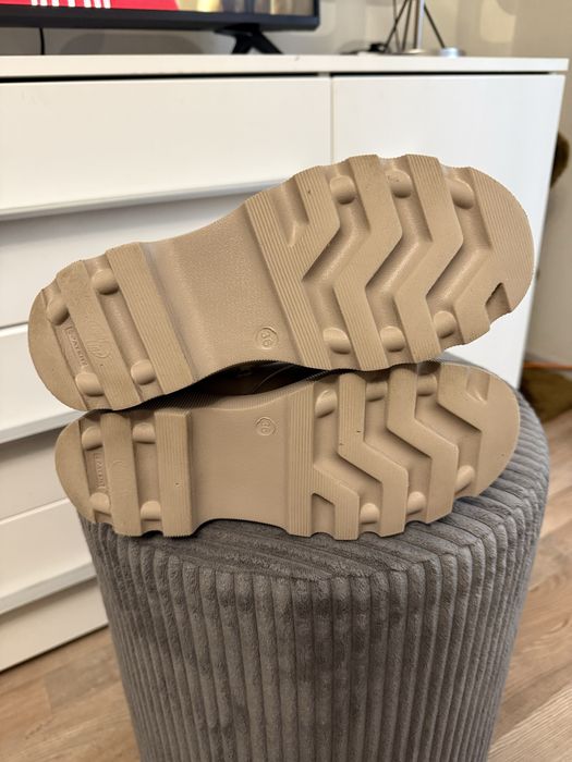 Продам жіночі чоботи