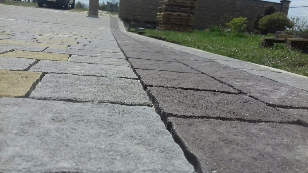 Укладання бруківки укладка тротуарної плитки Львів