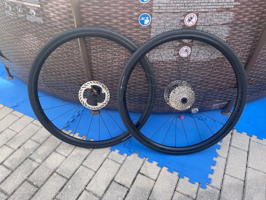 Par de rodas Bontrager Paradigm novas