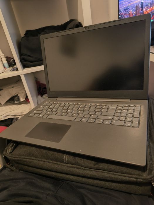 5 akcesorów gratis + Laptop Lenovo V130-15IKB