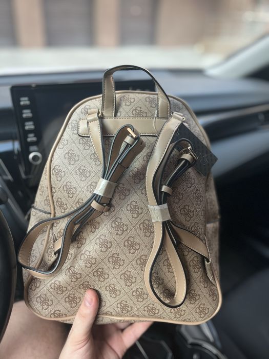 Рюкзак Guess Manhattan Large Backpack