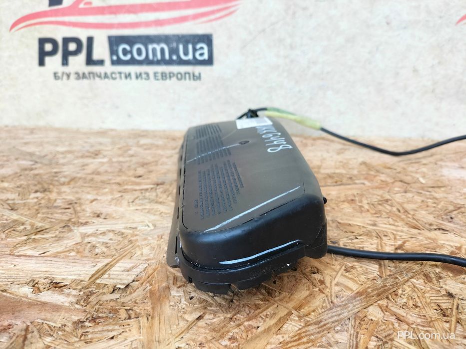 VW Jetta V 05-11 подушка безопасности в сиденье правая 1K4880242D