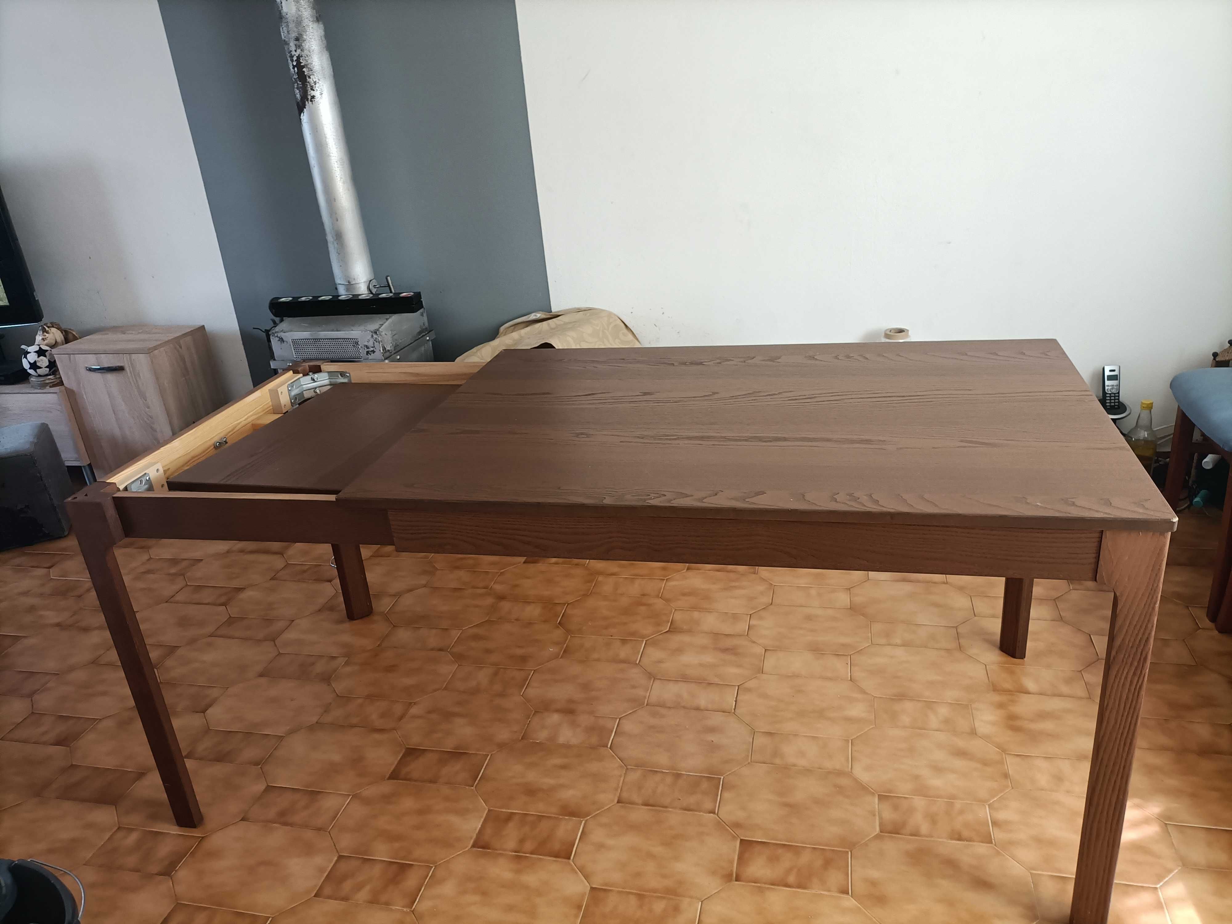 Mesa de sala com 4 cadeiras