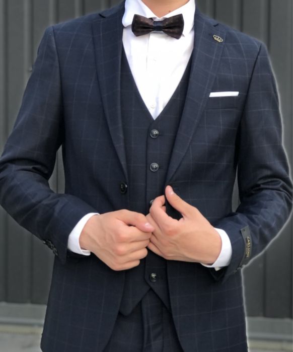 Чоловічий  класичний  костюм трійка (Випускний, весілля, ДР)