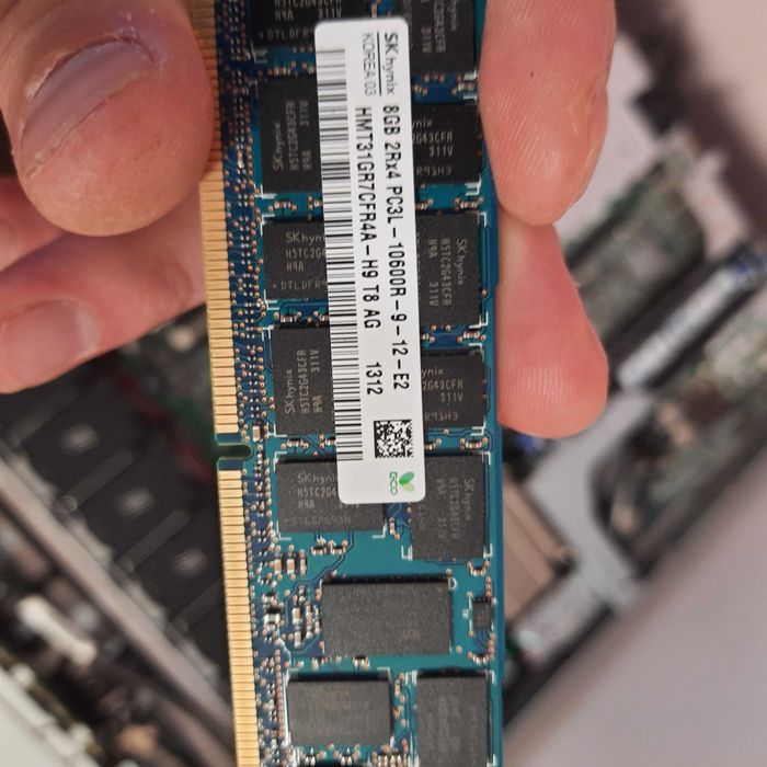 HP Proliant DL360 Gen8 Xeon 2 x E5-2430, 6x8GB Ram, 8x600GB Rom