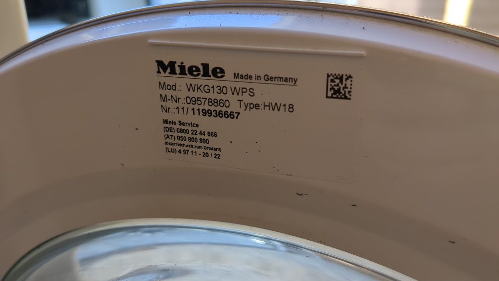 Пральна машина MIELE W1