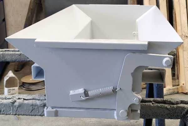 Pojemnik stalowy z otwieranym dnem PMDU 100 L niski pod maszyny