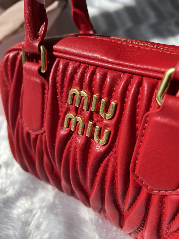 Львів Miu miu червоний сумка