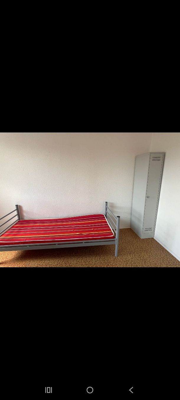 Łóżko pojedyncze metalowe 90 x 200 z materacem