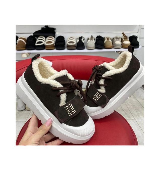 Повністю натуральні зимові кросівки