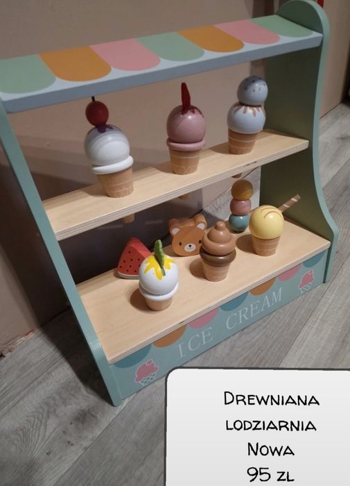 Drewniana lodziarnia