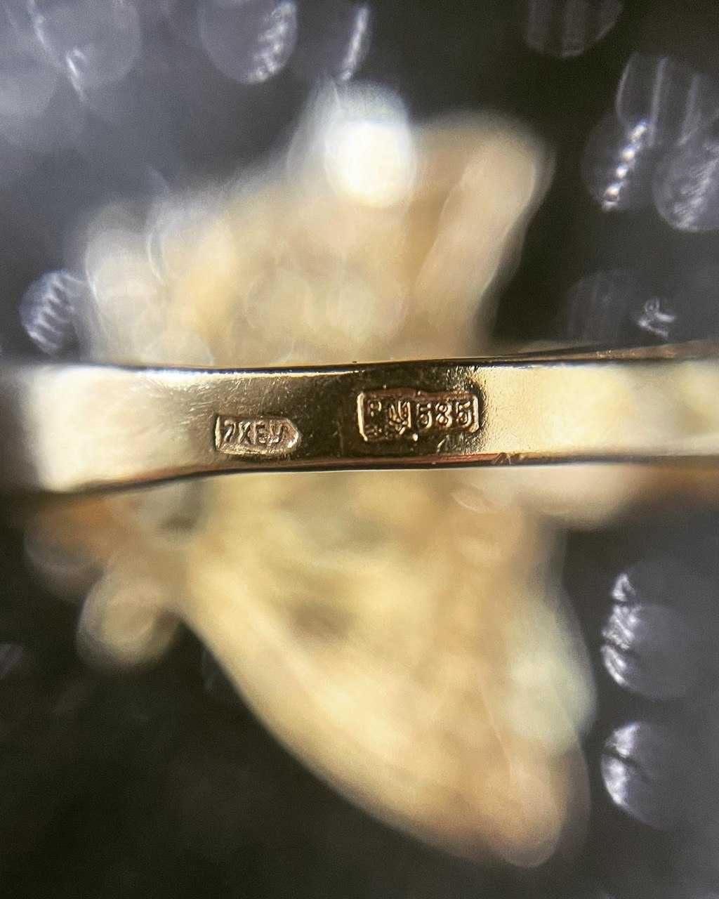 Золотое кольцо в форме бабочки