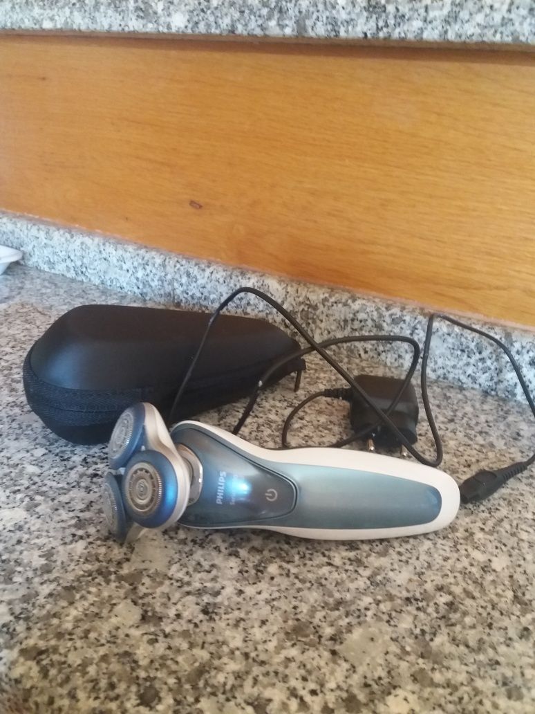 Máquina de barbear Philips