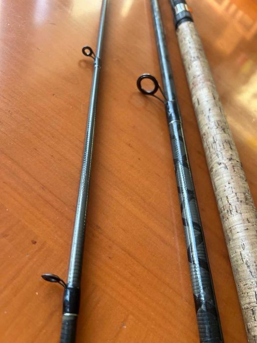 Medium feeder z kołowrotkiem