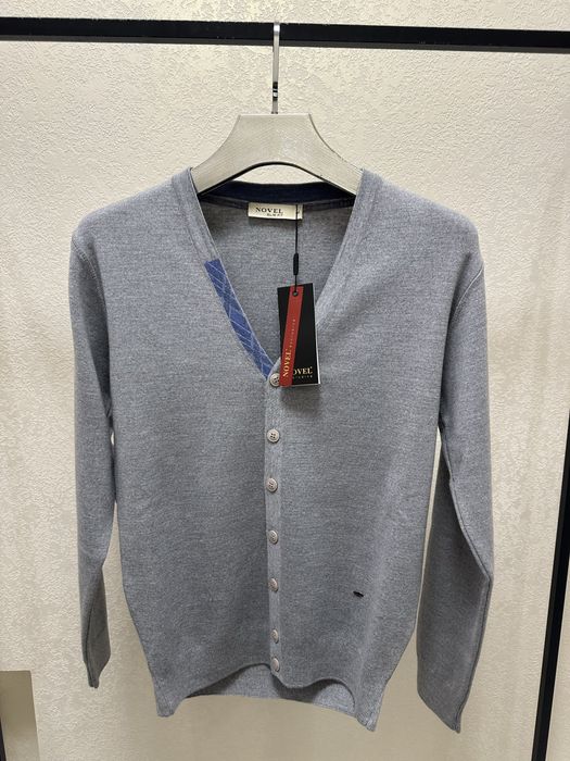 Чоловічий трикотажний кардиган на гудзиках