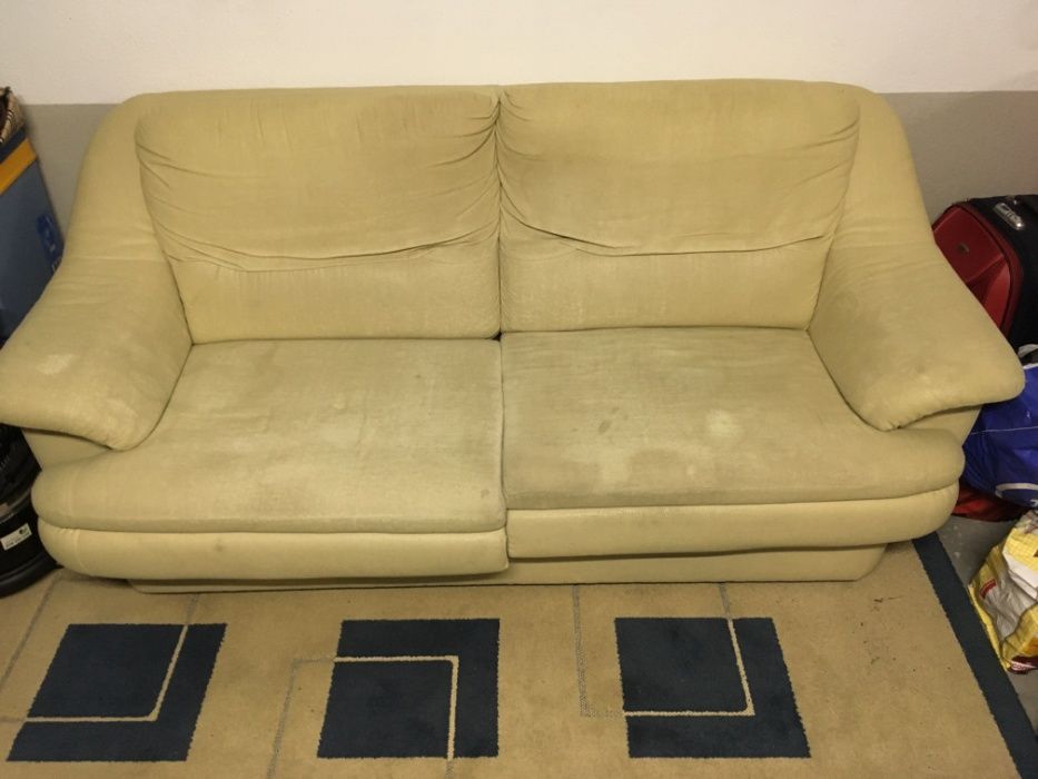 Sofá cama 2mx1m cor amarelo claro