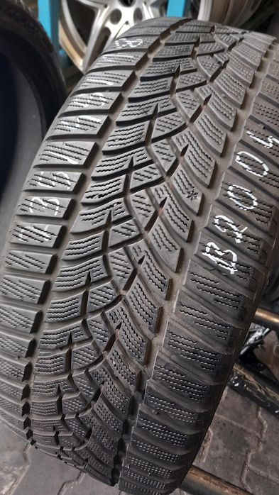 235/45/18 Goodyear Ultra Grip Performance+ 98V