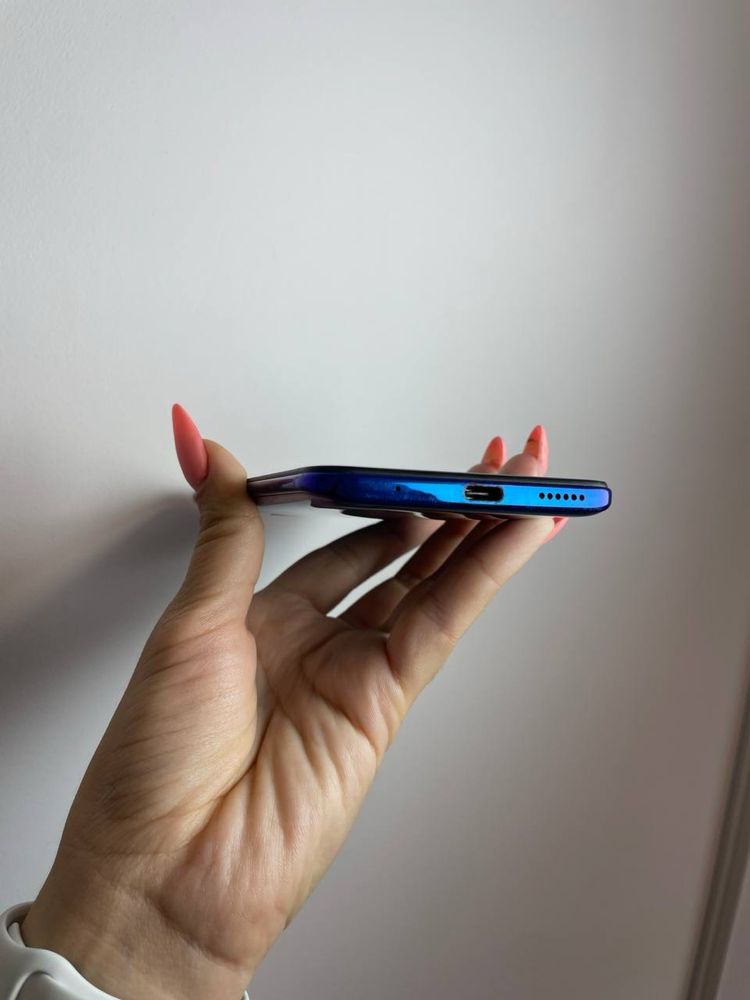 Vivo V17 8/128 gb