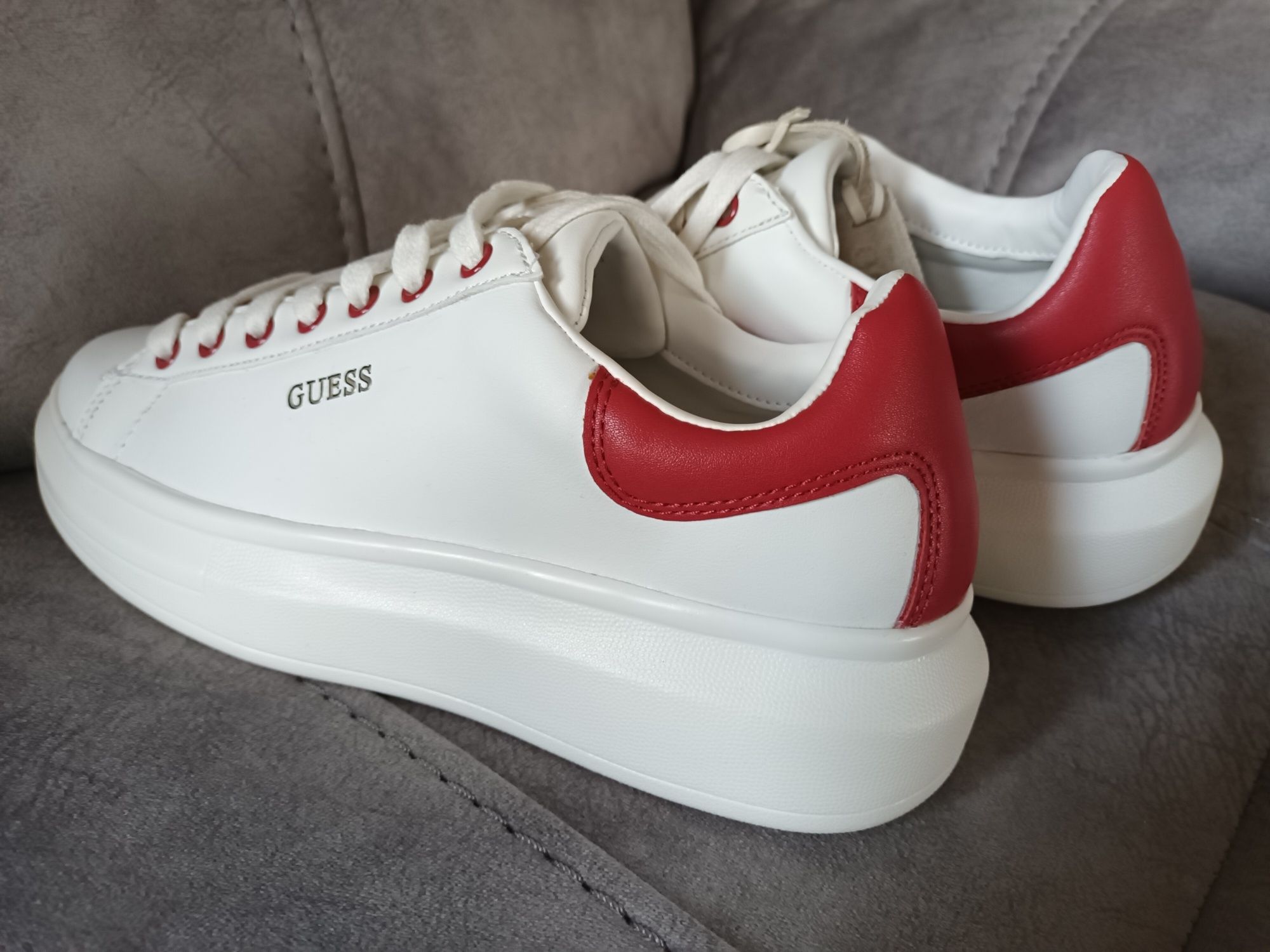 Buty damskie Guess