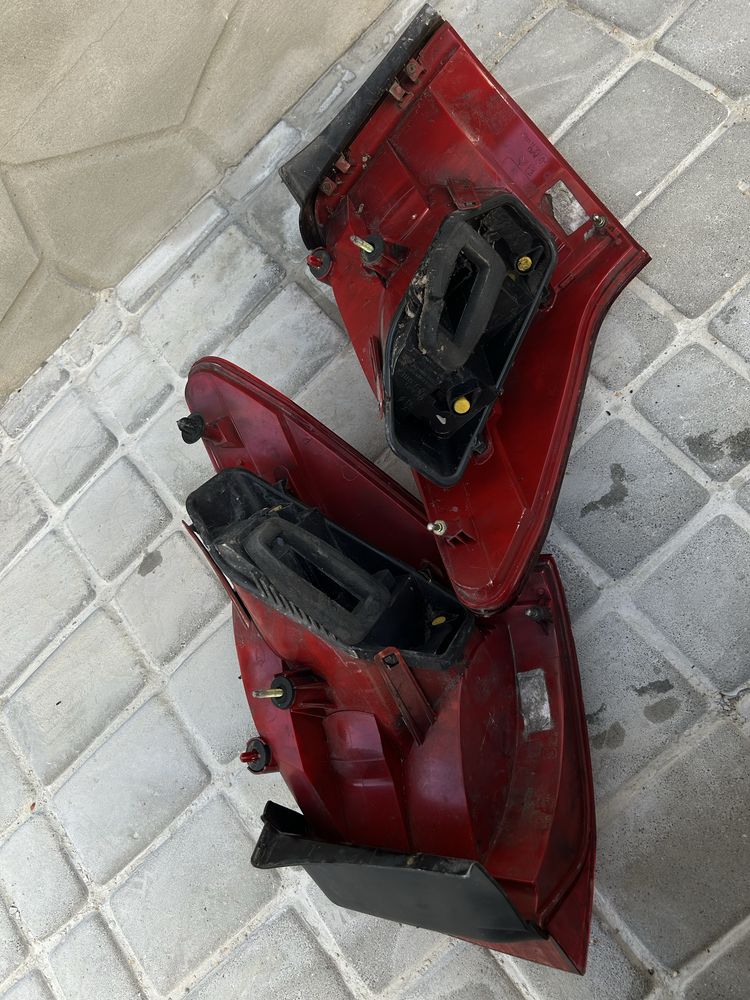 Фари Пежо 407 фари Peugeot 407 стопи Пежо 407